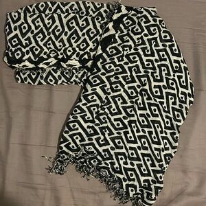Geo Pattern Scarf
